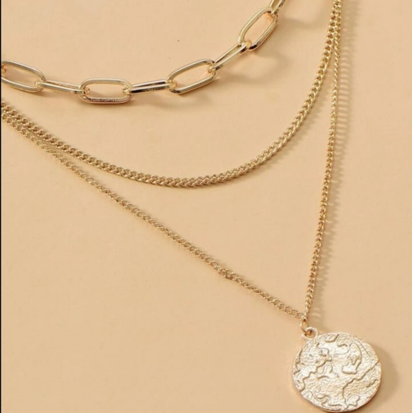 New🌎 Gold Tone Globe Layered Necklace Set - Picture 2 of 3